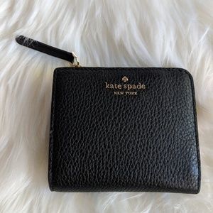 Small No Window I-Zip Bifold